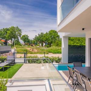 NJIVICE, OTOK KRK - Luksuzni dvoetažni apartman s bazenom