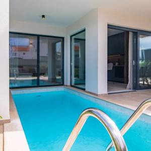 NJIVICE, OTOK KRK - Luksuzni dvoetažni apartman s bazenom