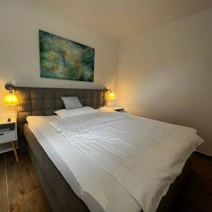 NJIVICE, OTOK KRK - Potpuno namješten dvoetažni apartman s bazenom