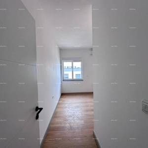 Nova stambena zgrada, blizina Banjola, useljiva. Volme!