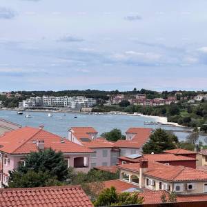 Nova stambena zgrada, blizina Banjola, useljiva. Volme!