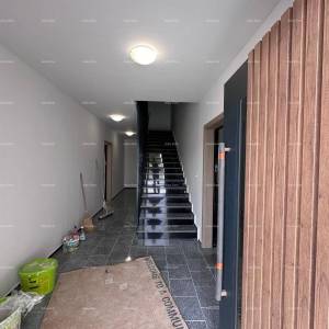 Nova stambena zgrada, blizina Banjola, useljiva. Volme!