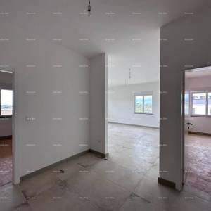 Nova stambena zgrada, blizina Banjola, useljiva. Volme!