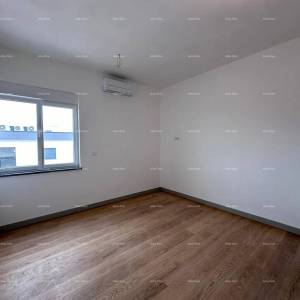 Nova stambena zgrada, blizina Banjola, useljiva. Volme!