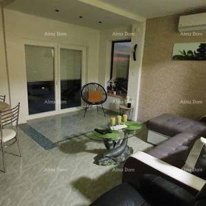 NOVA VAS Prodaja lijepo uređenog, namještenog stana sa pogledom na more! Poreč