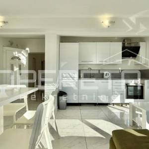 Novalja – trosobni apartman 85 m², 500 m od mora