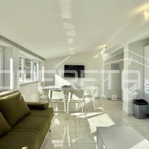 Novalja – trosobni apartman 85 m², 500 m od mora