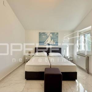 Novalja – trosobni apartman 85 m², 500 m od mora