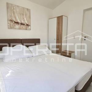 Novalja – trosobni apartman 85 m², 500 m od mora