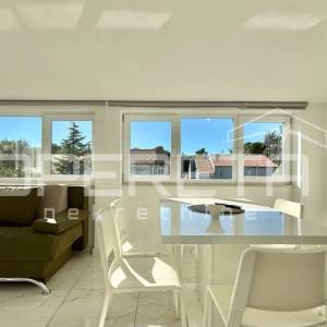 Novalja – trosobni apartman 85 m², 500 m od mora