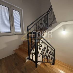 Novi Vinodolski, dvojna kuća, 77m2, pogled na more