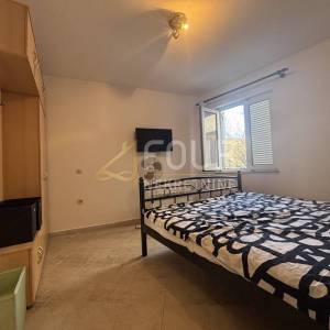 Novi Vinodolski, dvojna kuća, 77m2, pogled na more