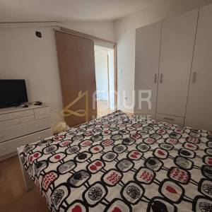 Novi Vinodolski, dvojna kuća, 77m2, pogled na more