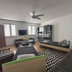 Novi Vinodolski, dvojna kuća, 77m2, pogled na more