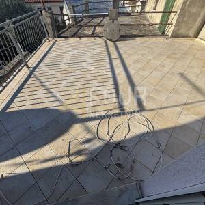 Novi Vinodolski, dvojna kuća, 77m2, pogled na more