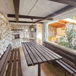 Novi Vinodolski kuća na bribirskoj obali