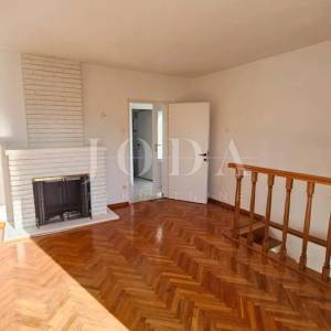 Novi Vinodolski kuća na bribirskoj obali