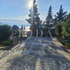 Novi Vinodolski kuća na bribirskoj obali