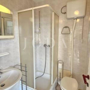 Novi Vinodolski kuća na bribirskoj obali