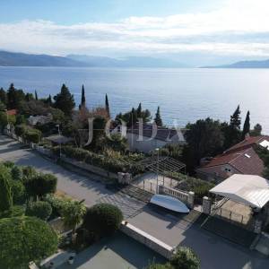 Novi Vinodolski kuća na bribirskoj obali