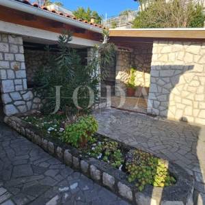 Novi Vinodolski kuća na bribirskoj obali