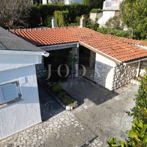 Novi Vinodolski kuća na bribirskoj obali