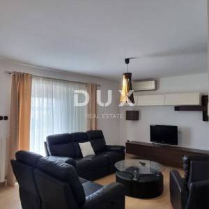 NOVI VINODOLSKI, STAN 3S+DB sa bazenom, blizu centra