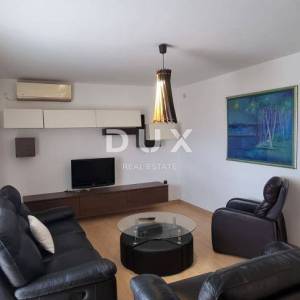 NOVI VINODOLSKI, STAN 3S+DB sa bazenom, blizu centra