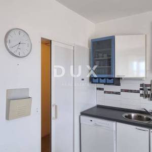 NOVI VINODOLSKI, STAN 3S+DB sa bazenom, blizu centra