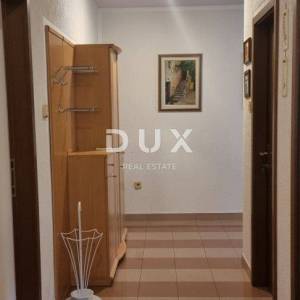 NOVI VINODOLSKI, STAN 3S+DB sa bazenom, blizu centra