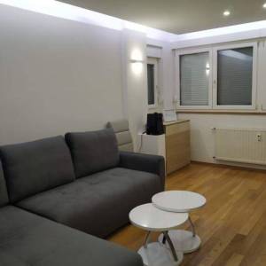 Novi Zagreb-Sopot, adaptiran 2-sobni stan 43m2, 2.kat/lift