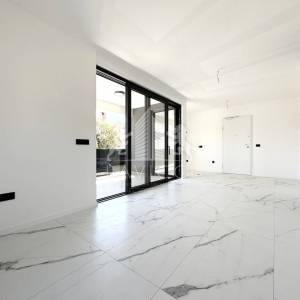 Novogradnja - Dvosoban apartman s krovnom terasom - VIR, CENTAR