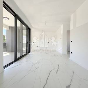 Novogradnja - Dvosoban apartman s krovnom terasom - VIR, CENTAR
