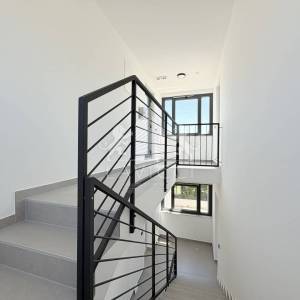 Novogradnja - Dvosoban apartman s krovnom terasom - VIR, CENTAR