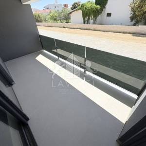 Novogradnja - Dvosoban apartman s vrtom - CENTAR, VIR