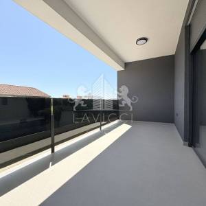 Novogradnja - Dvosoban apartman s krovnom terasom - VIR, CENTAR