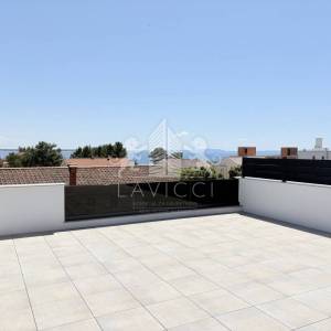 Novogradnja - Dvosoban apartman s krovnom terasom - VIR, CENTAR