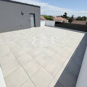 Novogradnja - Dvosoban apartman s krovnom terasom - VIR, CENTAR