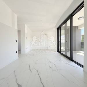 Novogradnja - Dvosoban apartman s krovnom terasom - VIR, CENTAR