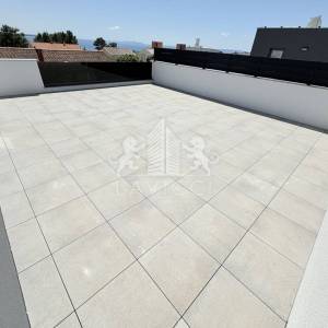 Novogradnja - Dvosoban apartman s krovnom terasom - VIR, CENTAR