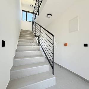 Novogradnja - Dvosoban apartman s krovnom terasom - VIR, CENTAR