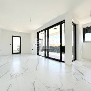 Novogradnja - Dvosoban apartman s krovnom terasom - VIR, CENTAR