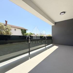 Novogradnja - Dvosoban apartman s vrtom - CENTAR, VIR