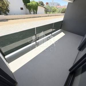 Novogradnja - Dvosoban apartman s vrtom - CENTAR, VIR