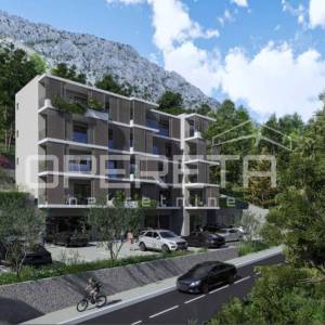 Novogradnja, dvosoban stan s balkonom i liftom, Omiš