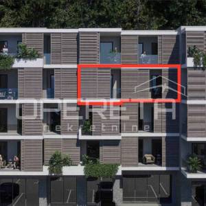 Novogradnja, Omiš: prostrani dvosoban stan s liftom i pogledom na more