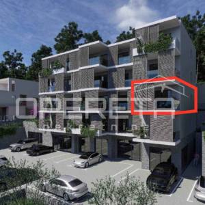 Novogradnja s liftom, dvosoban stan i balkon, Omiš