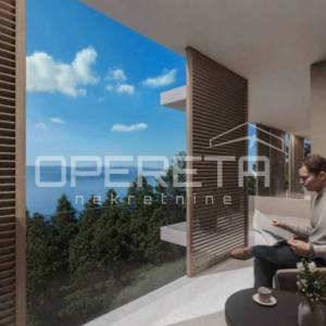 Novogradnja s liftom, dvosoban stan i balkon, Omiš