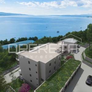 Novogradnja s liftom, dvosoban stan i balkon, Omiš