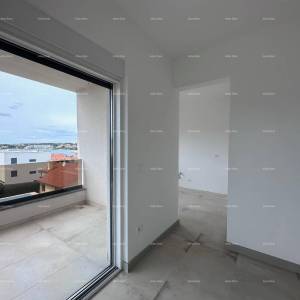 Novogradnja u Banjolama! Volme! Blizina Marine.